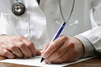 Главврач скорой помощи уволился после смерти семилетней девочки в Актобе