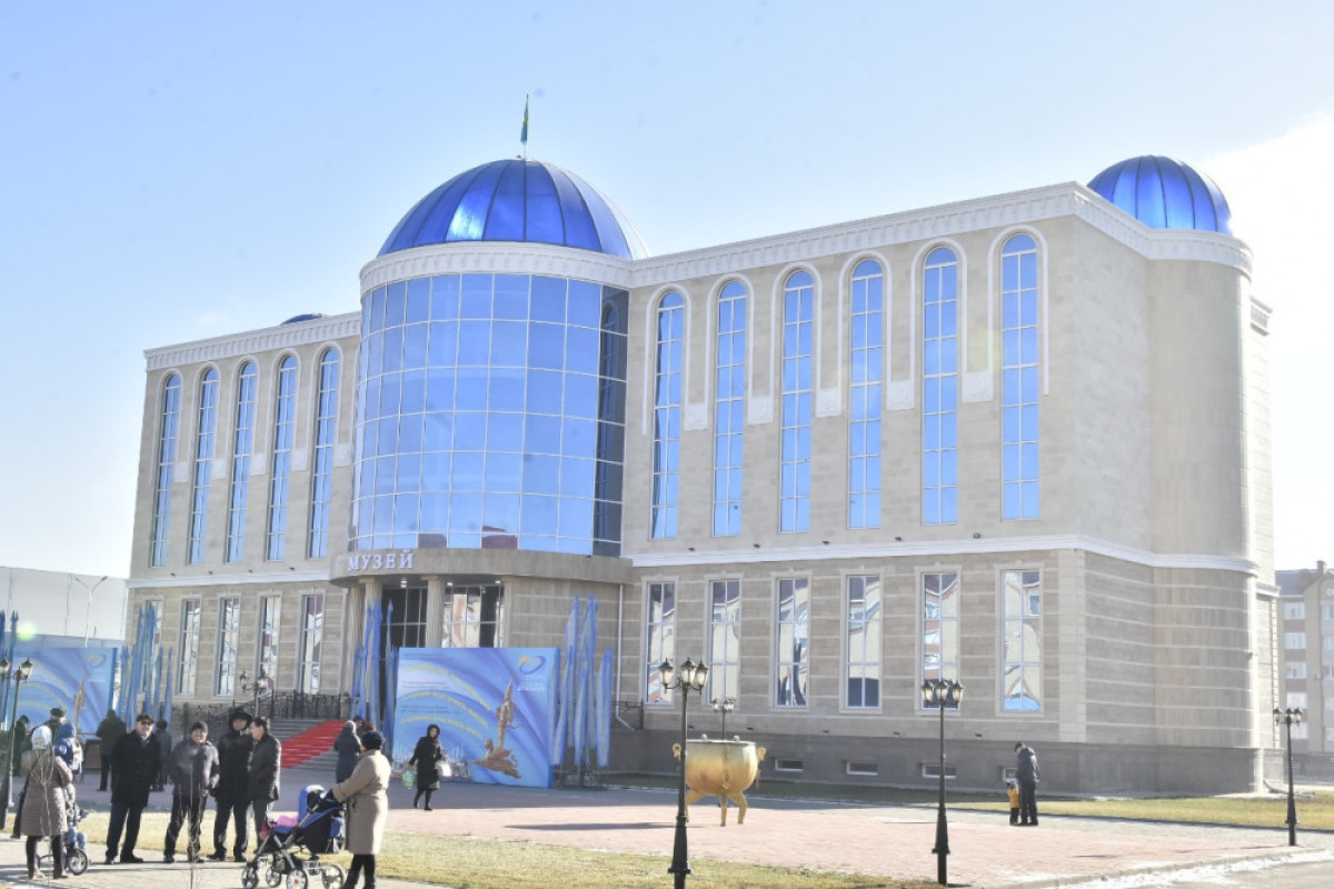 автора