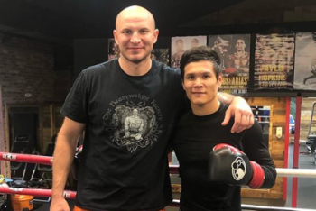 Фотография к новости: Боксёры Елеусинов и Дычко встретились в США