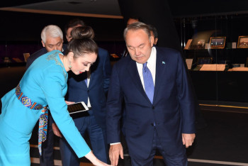 Президент Казахстана посетил антиядерную выставку  