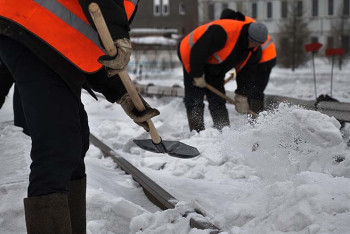Более тысячи рабочих задействовали для расчистки снега в Алматы