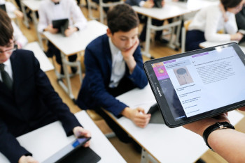 "Информатику" в школах начнут преподавать с первого класса в 2019 году 