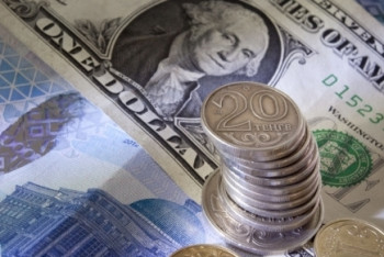  KASE: Курс доллара составил 372 тенге