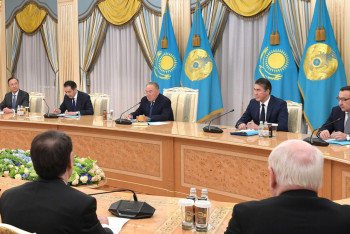 Фотография к новости: Глава государства провел встречу с членами совета глав правительств стран-участниц СНГ