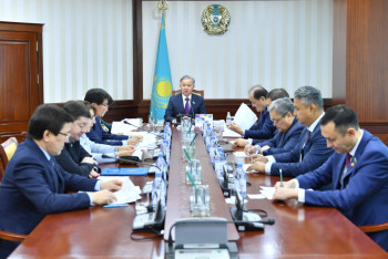 Фотография к новости: Нурлан Нигматулин провел заседание Бюро Мажилиса 