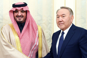 Фотография к новости: Глава государства провел встречу с министром внутренних дел Саудовской Аравии   