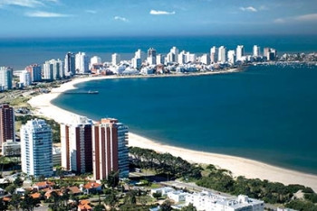 Казахстан ведет переговоры об отмене виз с Боливией, Перу, Венесуэлой и Уругваем