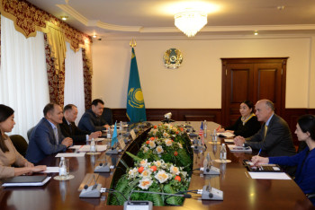 Фотография к новости: Казахстан и США обсудили вопросы противодействия наркобизнесу и организованной преступности