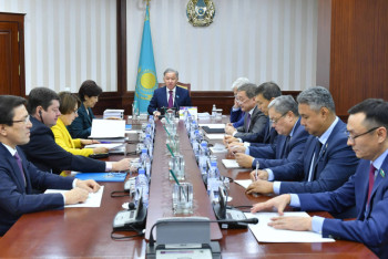 Фотография к новости: Нигматулин провёл заседание Бюро Мажилиса