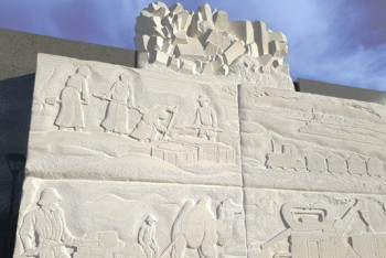 Памятник первым соледобытчикам установили в Павлодаре