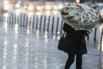 Фотография к новости: Штормовое предупреждение объявлено в ряде регионов Казахстана
