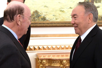 Фотография к новости: Назарбаев встретился с министром торговли США 