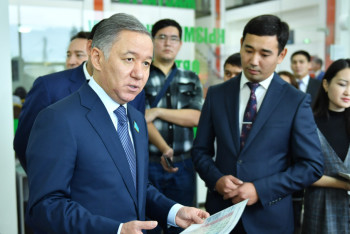 Фотография к новости: Нигматулин встретился  с молодежью Павлодарской области