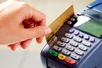 Продавцам на рынках компенсируют покупку онлайн-кассовых аппаратов