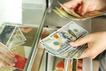 Казахстанцам чаще переводят деньги из России, Южной Кореи и Кыргызстана