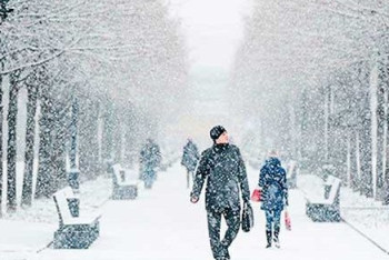 Астанчан предупреждают о сильном гололёде и ветре