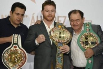 Альваресу вручили пояс чемпиона мира по версии WBC