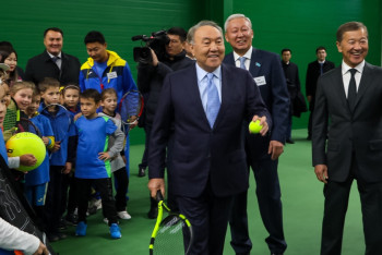 Фотография к новости: Глава государства посетил теннисный центр "ACE Tennis Center"