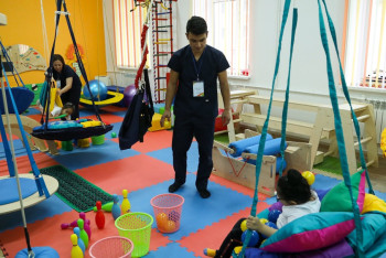 Фотография к новости: Нурсултан Назарбаев посетил детский реабилитационный центр "Аяла"