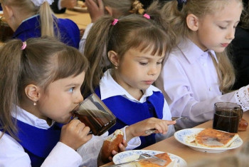 Следить за приготовлением еды в школьных столовых Астаны намерены в онлайн режиме 