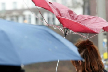 Фотография к новости: Штормовое предупреждение объявлено в ряде регионов Казахстана