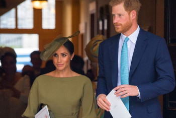 Фотография к новости: В самолет принца Гарри ударила молния