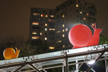 Гигантские улитки, книги и "Яблочный москвич": какие арт-объекты украсили Алматы осенью