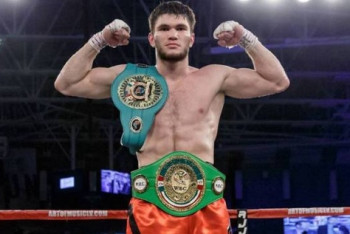 Фотография к новости: Боксёр Али Ахмедов нокаутом выиграл титульный бой в США