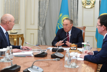 Фотография к новости: Келимбетов рассказал Назарбаеву о достижениях МФЦА 