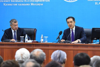 Фотография к новости: Сагинтаев разъяснил общественности Семея цели и задачи Послания