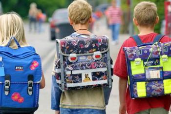 Фотография к новости: Казахстанские школы полностью обеспечат электронными учебниками за два года – Сагадиев 