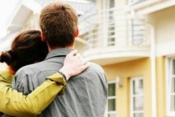 Фотография к новости: Улучшение уровня жизни поможет молодым семьям рожать больше детей – эксперт