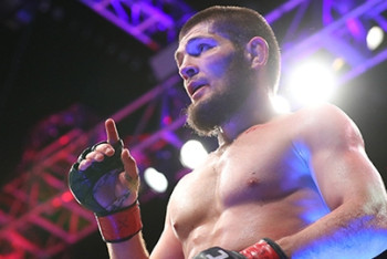 Хабиб Нурмагомедов победил Конора Макгрегора 