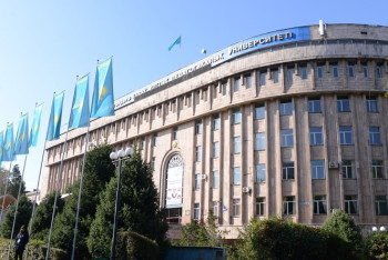 Нурсултан Назарбаев поздравил КазНПУ с 90-летием