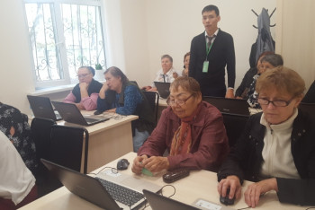 Алматинских пенсионеров обучили пользоваться порталом Электронного правительства