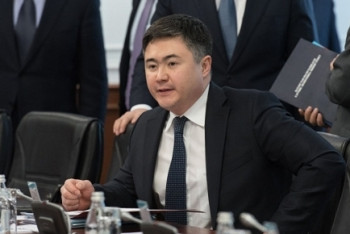 Фотография к новости: Должны экономить, а вы разбазариваете - Назарбаев отчитал Сулейменова за бюджет