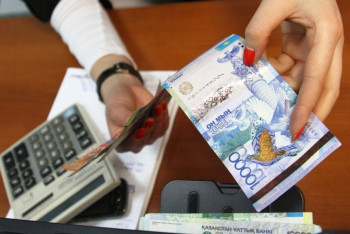 Фотография к новости: Повысить минимальную зарплату в полтора раза поручил Назарбаев