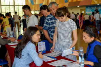 Фотография к новости: Более 18 тысяч астанчан нашли работу через Центр занятости