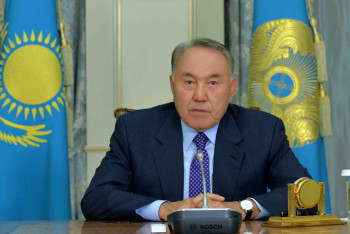 Фотография к новости: Нурсултан Назарбаев обратился к профсоюзному сообществу