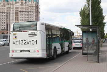 В Астане запустят дополнительные автобусы для зрителей хоккейных матчей "Барыса" 