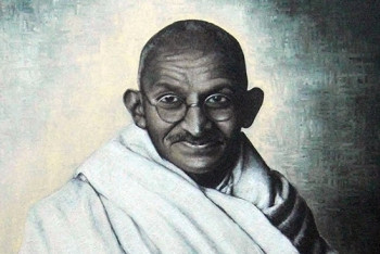 Фотография к новости: На одном из зданий Астаны покажут видеопроекцию Махатмы Ганди  