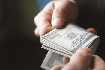 Начальника учреждения ДУИС по городу Алматы задержали за взятку