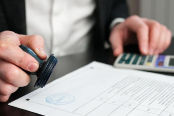 Фотография к новости: Печати для предпринимателей отменили в Казахстане 