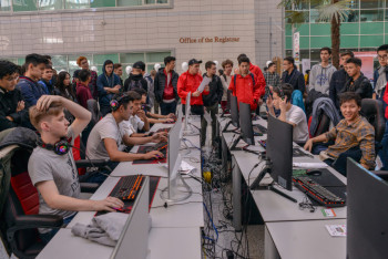 Фотография к новости: Более 100 человек приняли участие в кибертурнире в Астане