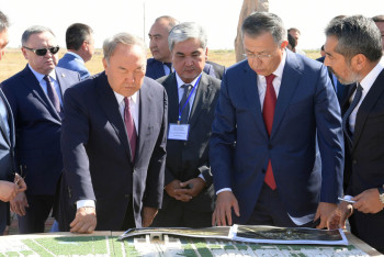 Фотография к новости: Важные для Туркестанской области Указы подписал Нурсултан Назарбаев