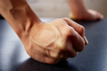 Школьный инспектор избил десятиклассника в Актобе