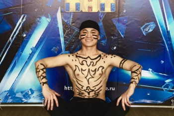 Казахстанец поразил жюри проекта "Танцы" на ТНТ необычным номером