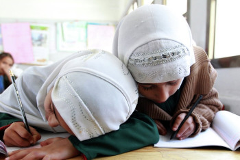 Фотография к новости: В Казахстане более полутора тысяч школьниц сняли хиджабы