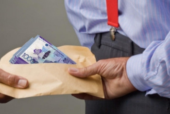 Замначальника ДГД Мангистауской области подозревается во взяточничестве