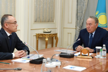 Фотография к новости:  Назарбаев встретился с главой "Казатомпрома" 